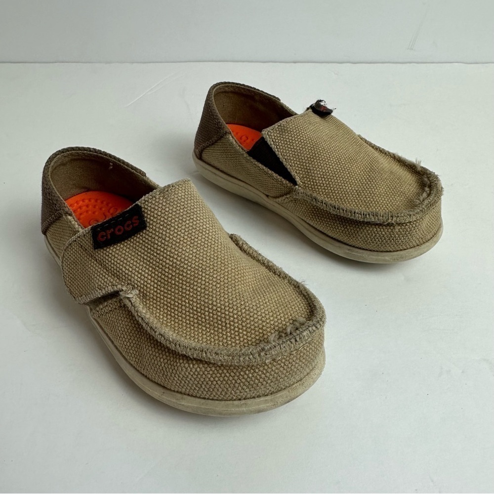 Crocs Santa Cruz Shoes Kids Size C 8 boys or 9 girls Khaki/Beige Canvas Slip On